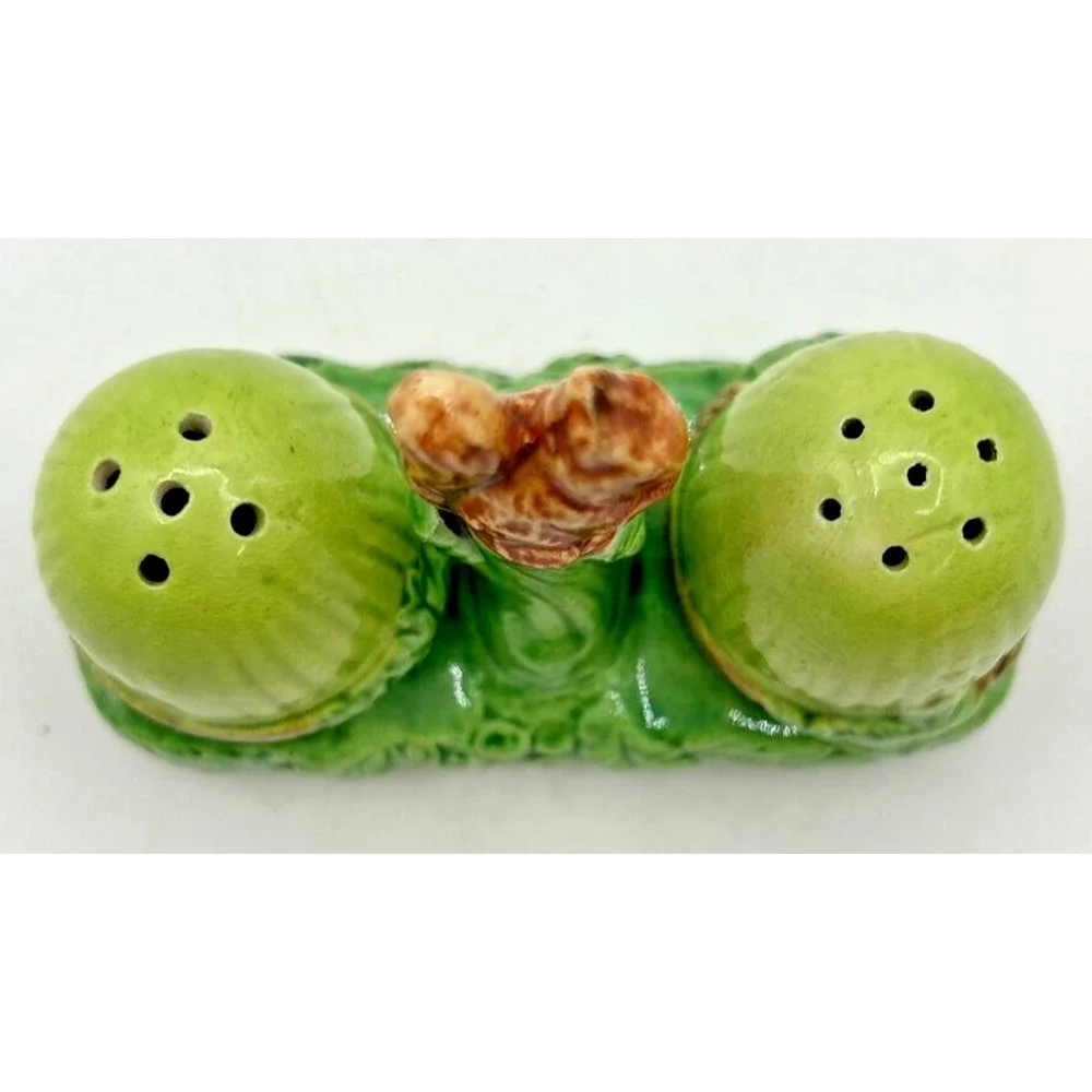 Vintage Retro Salt and Pepper Shakers Acorn Forest Woodland U260/44‎